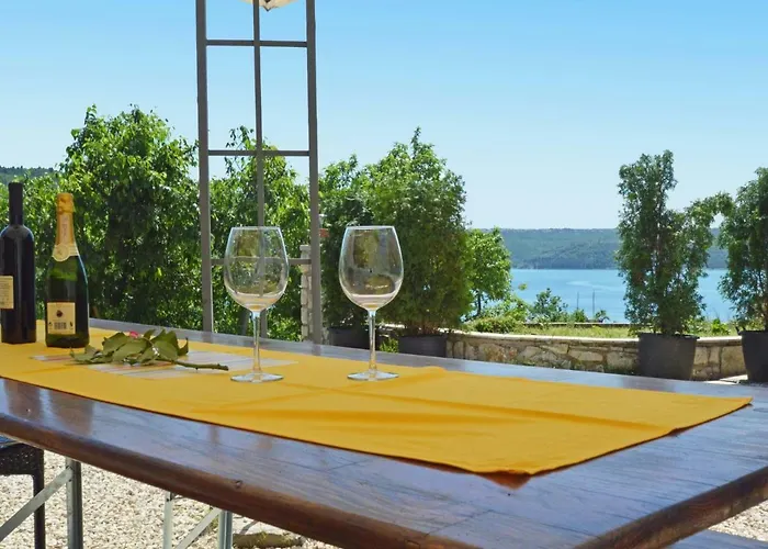 Sverko 2 By Interhome Trget